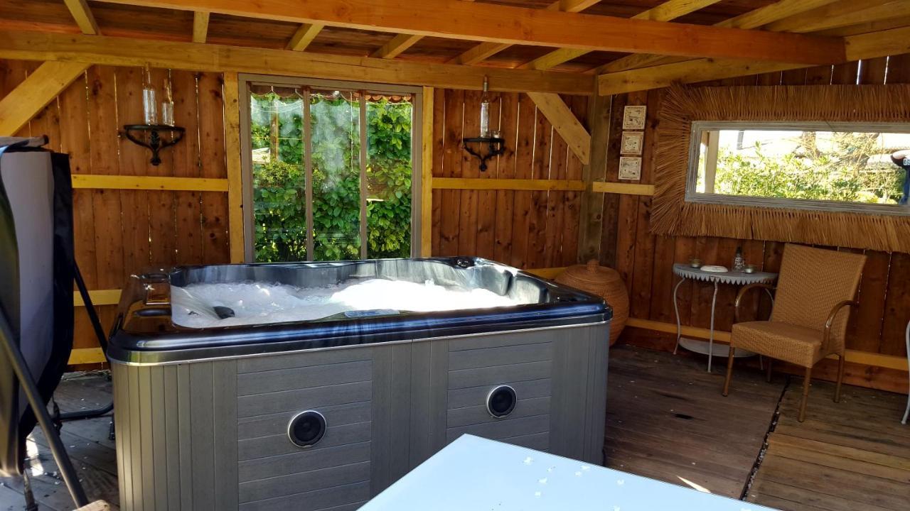 Bed and Breakfast Le Bassin Du Tertre Fronsac  Экстерьер фото