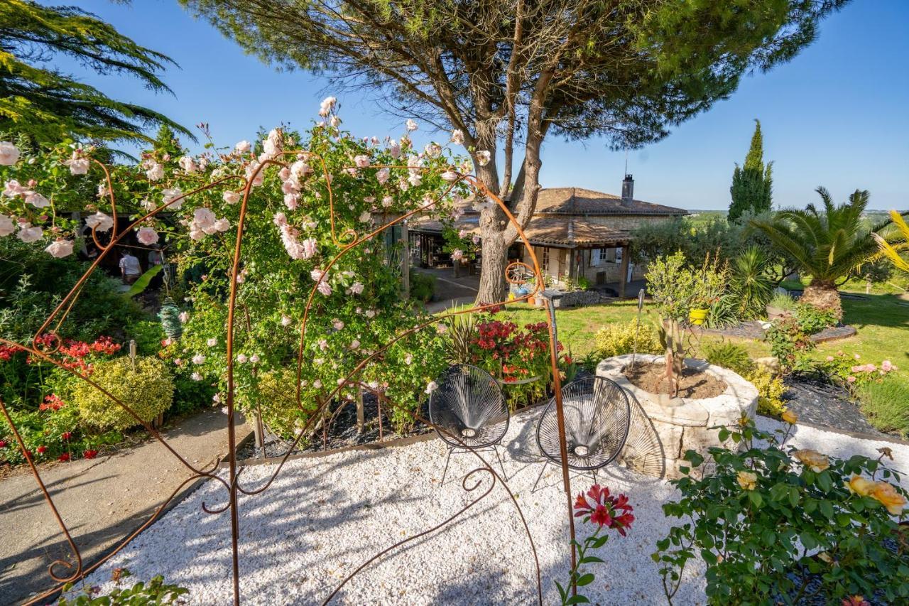 Bed and Breakfast Le Bassin Du Tertre Fronsac  Экстерьер фото