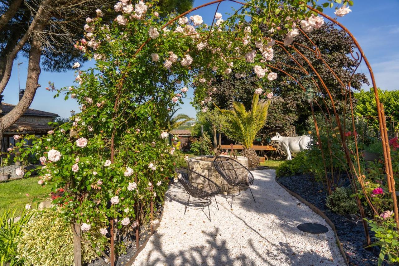 Bed and Breakfast Le Bassin Du Tertre Fronsac  Экстерьер фото